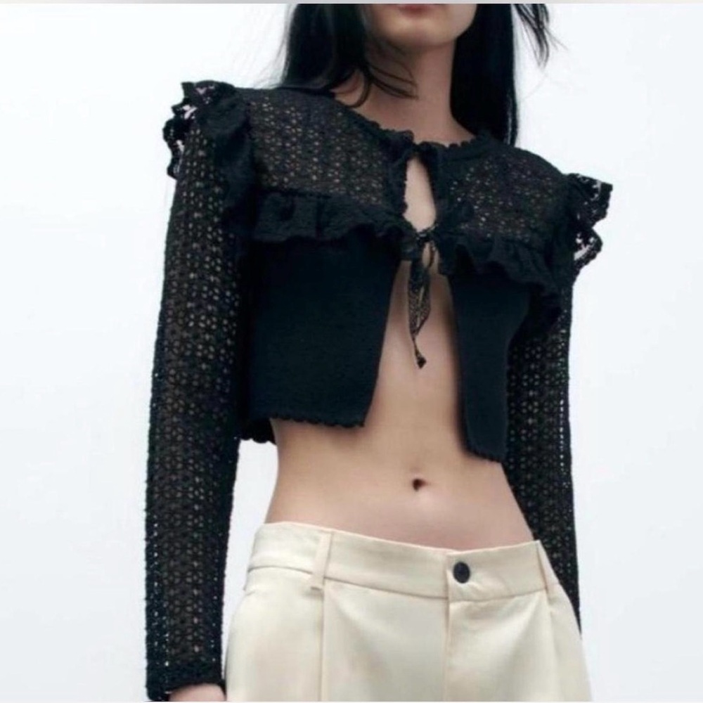 SOLD! SOLD!
Zara Black Lace Crop Top